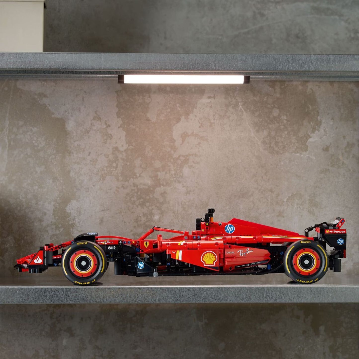 LEGO: Ferrari SF-24 F1 Car V29 (42207) - 5