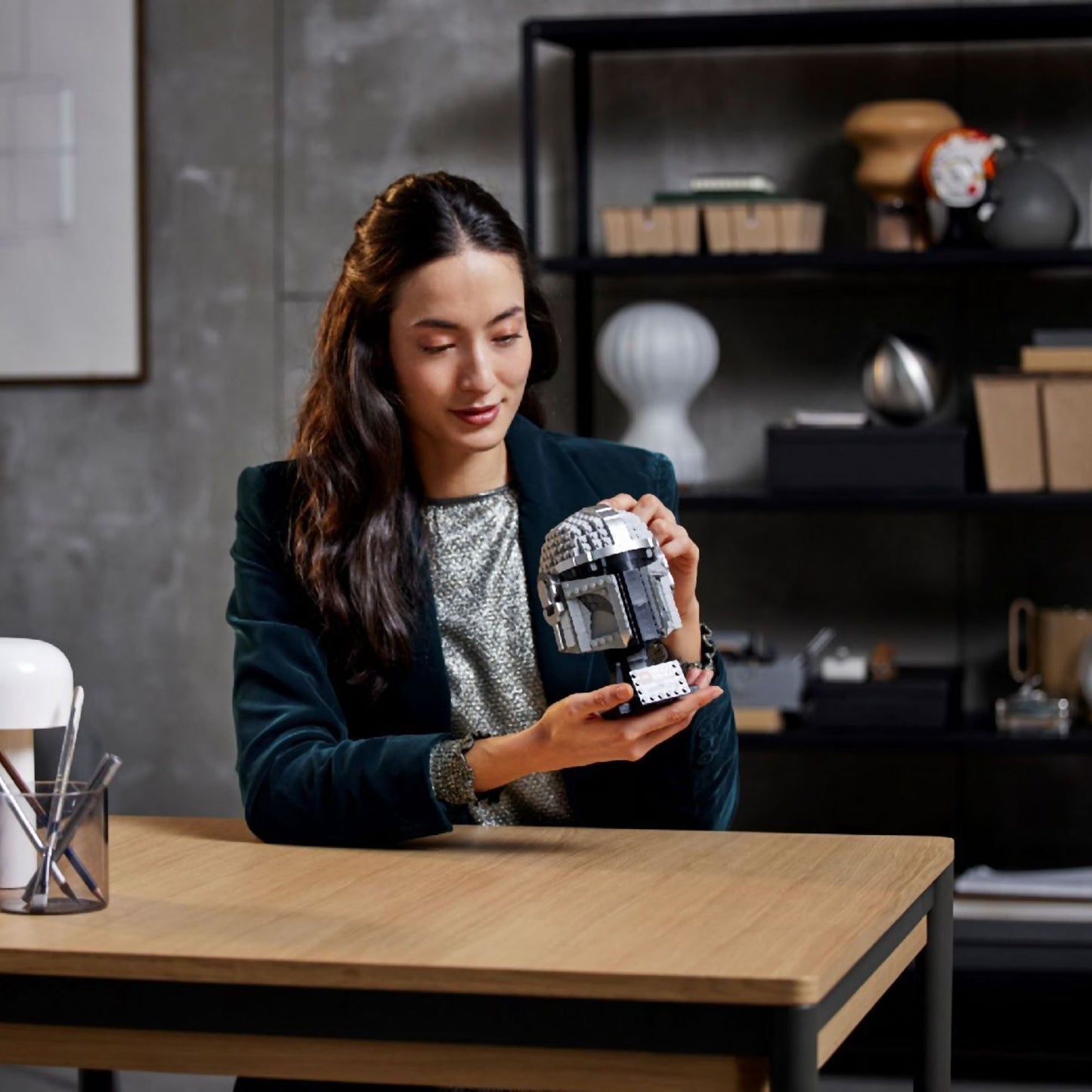 LEGO: The Mandalorian™ Helmet V29 (75328) - 3