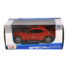 Maisto Collector - 1:24 Diecast - 2008 Dodge Challenger Srt8