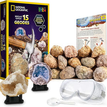 Nat Geo Break Open 15 Geodes1