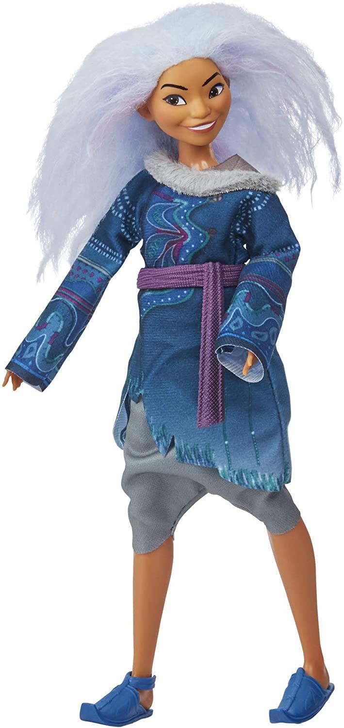 Hasbro Disney Raya and the Last Dragon - Sisu Human Fashion Doll with Clothes, Shoes and Sword