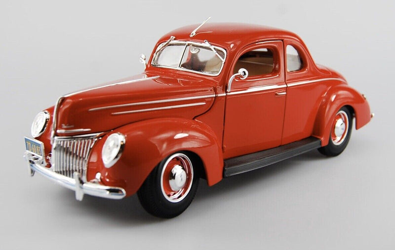 Maisto 1:18 SE (B)-1939 Ford Deluxe Coupe